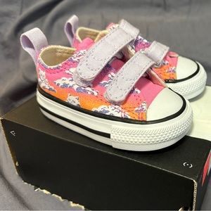 Converse Chuck Taylor All Star 2V Baby size 2c